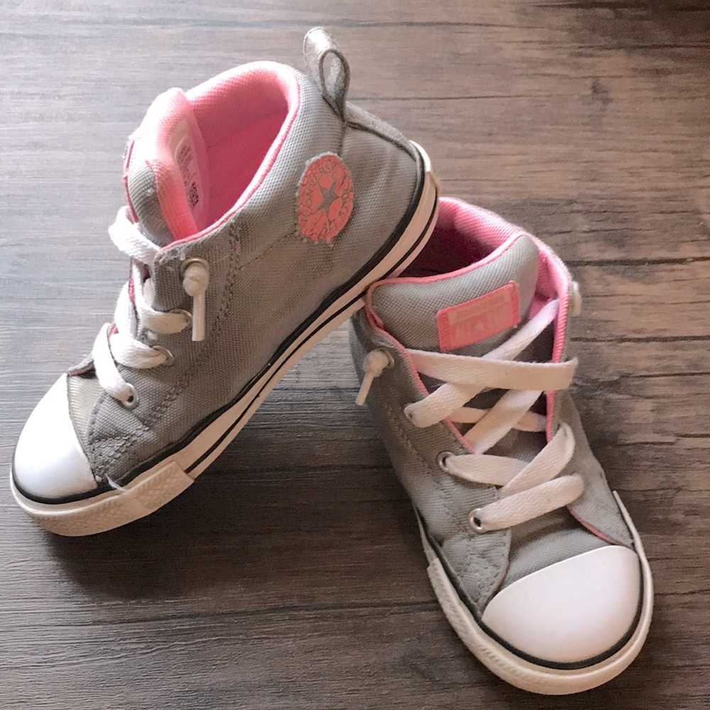 Convers size 10 little girl
